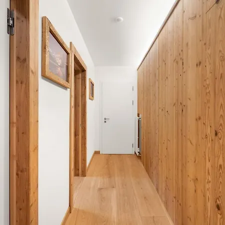 Modern 2 Bedrooms 5 Minutes From The Slopes On Foot Lägenhet Pontresina